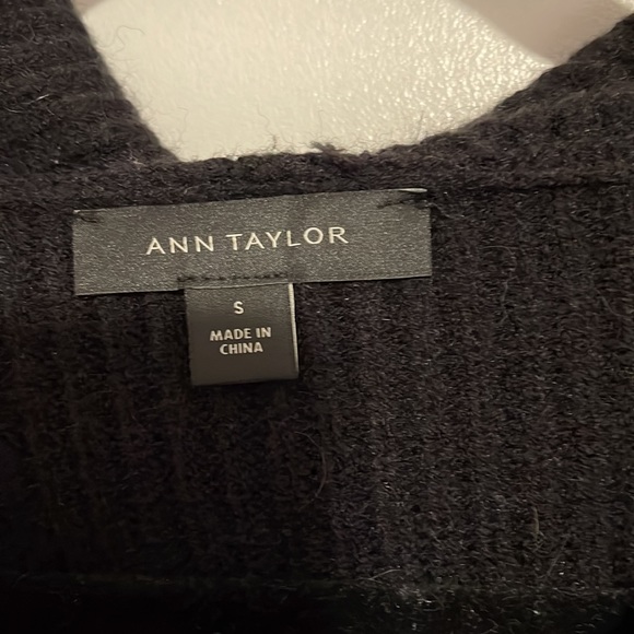 EUC Ann Taylor Hooded Sweater Coat - size small - Picture 8 of 11